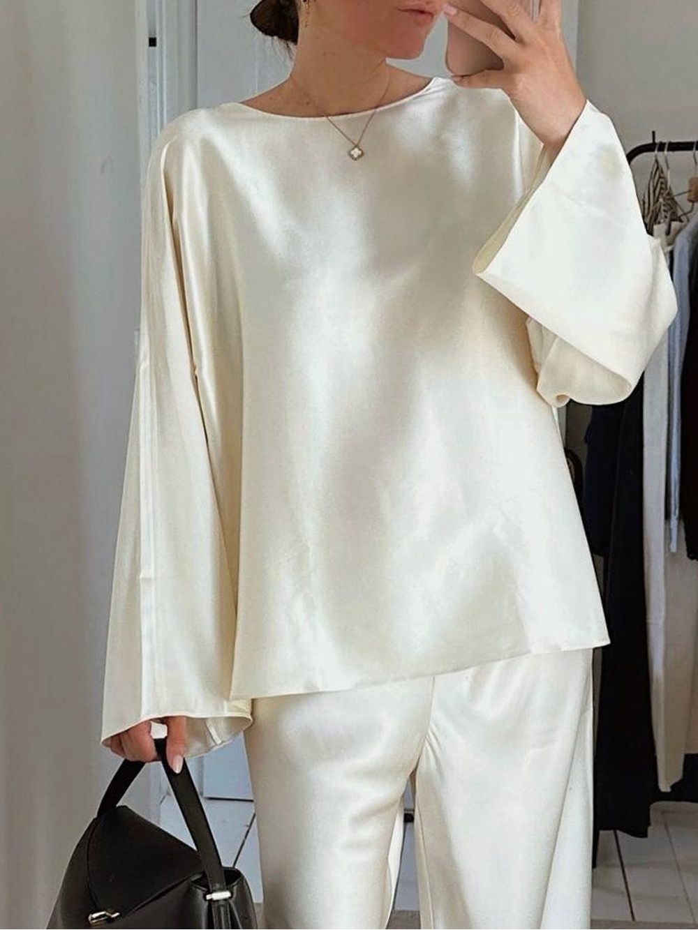 Velvet Graham & Spencer Cream Satin Long-Sleeve Top sz M
